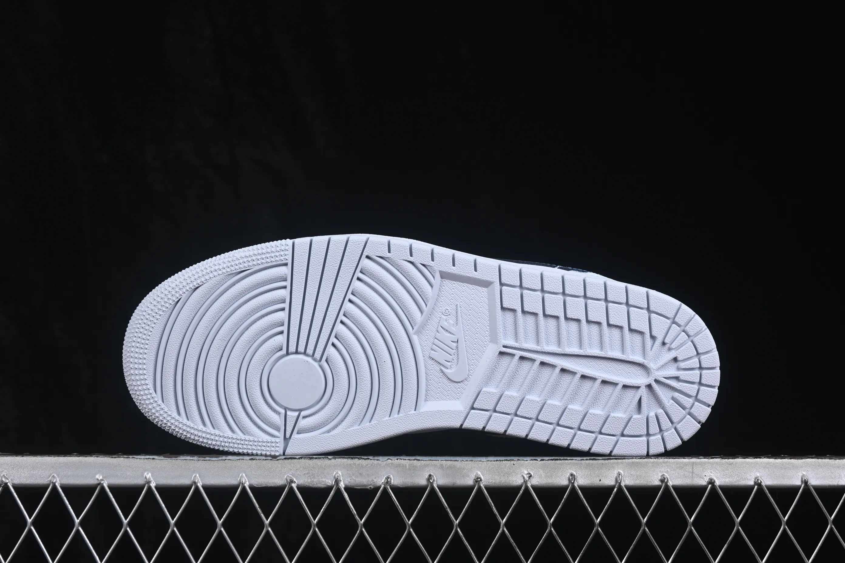 All categories Air Jordan Jordan series basketball shoes Air Jordan 1 Low G version pure original Air Jordan 1 Low AJ1 Joe 1 white gray blue hook low-top retro culture basketball shoes 553558-400